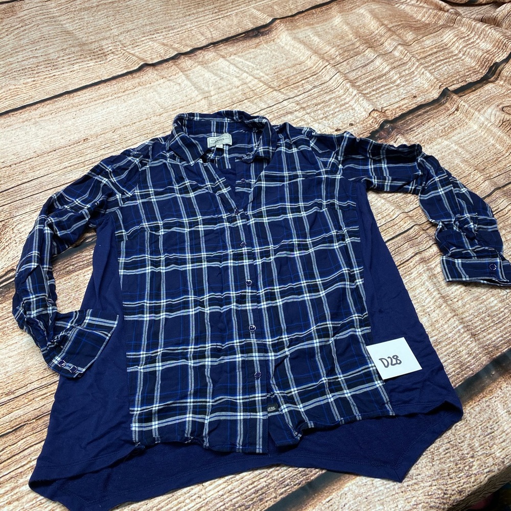 Ladies G.H.Bass & Co shirt d28